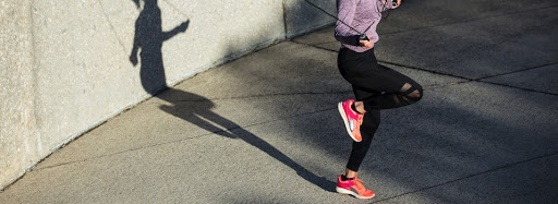 Les 5 meilleurs exercices à la corde à sauter - Cercles de la Forme